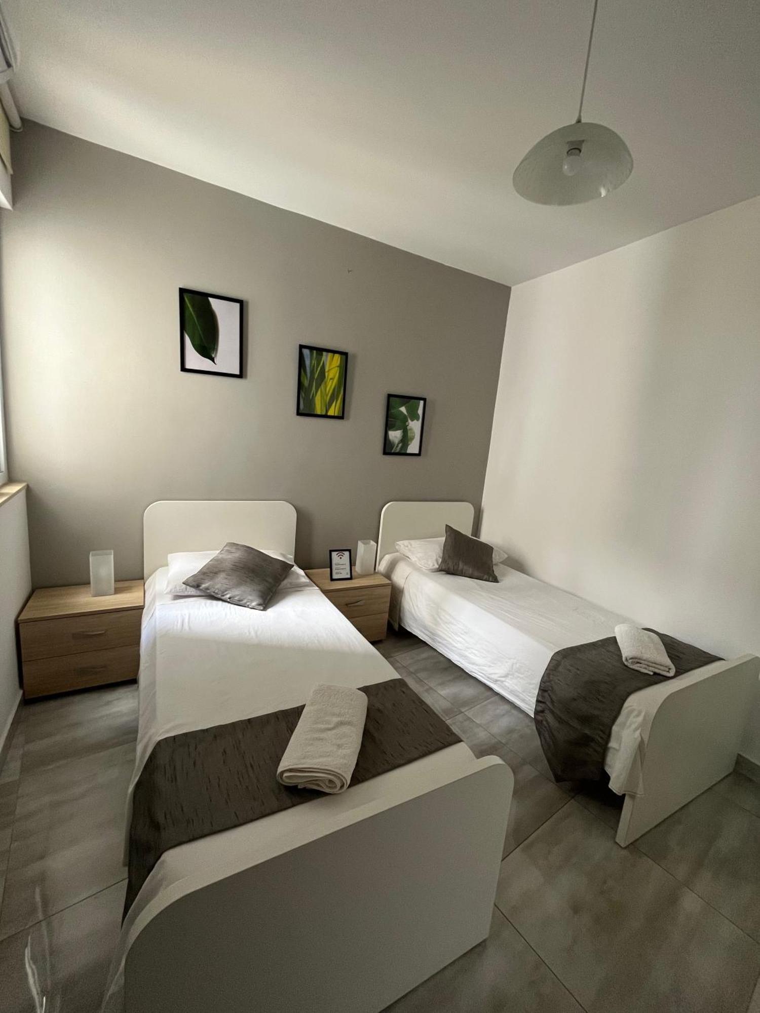 F3 Room 2, Private Room Two Single Beds Shared Bathroom Msida Eksteriør bilde